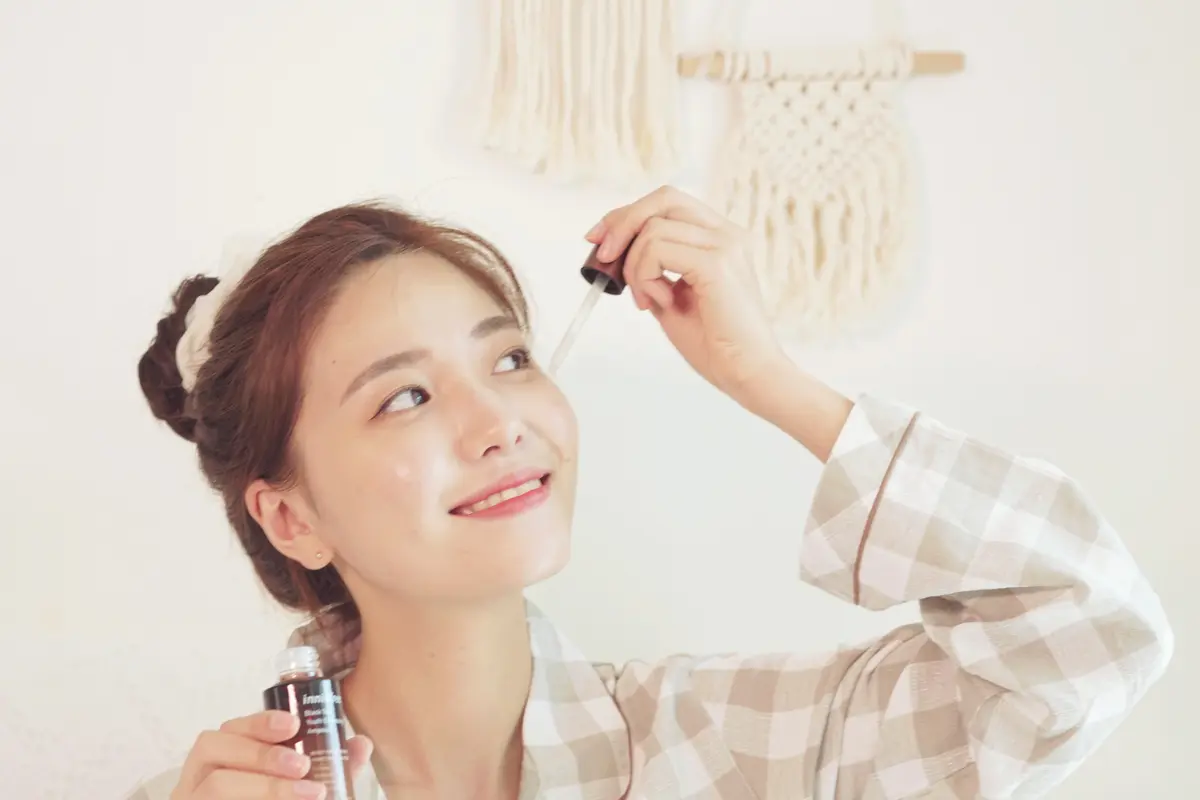 Cegah Penuaan Dini Akibat Nonton Drakor dengan Skincare Black Tea