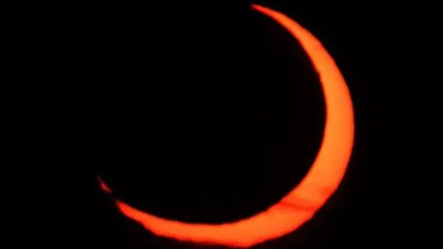Cuma 3 Menit, Ini 6 Foto Detik-detik Kemunculan Gerhana Matahari Cincin 2021