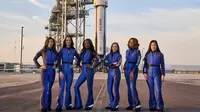 Katy Perry Bersama Lima Perempuan saat Terbang ke Luar Angkasa. [@blueorigin]