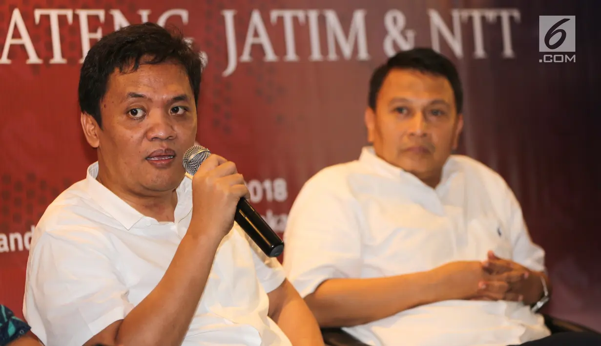 Politisi Partai Gerindra, Habiburokhman memberikan paparan pada survei elektabilitas Cagub dan Cawagub Pilkada 2018 di empat provinsi di Jabar, Jateng, Jatim dan NTT, Jumat, (22/6). (Liputan6.com/Fery Pradolo)