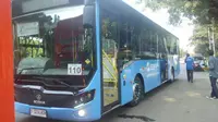 Pemprov DKI Jakarta luncurkan Bus Transjakarta difabel, Rabu (19/10/2016). (Delvira Chaerani Hutabarat/Liputan6.com)