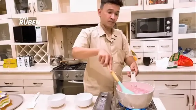 Interior Dapur Rumah Ruben Onsu (YouTube Just Ruben)