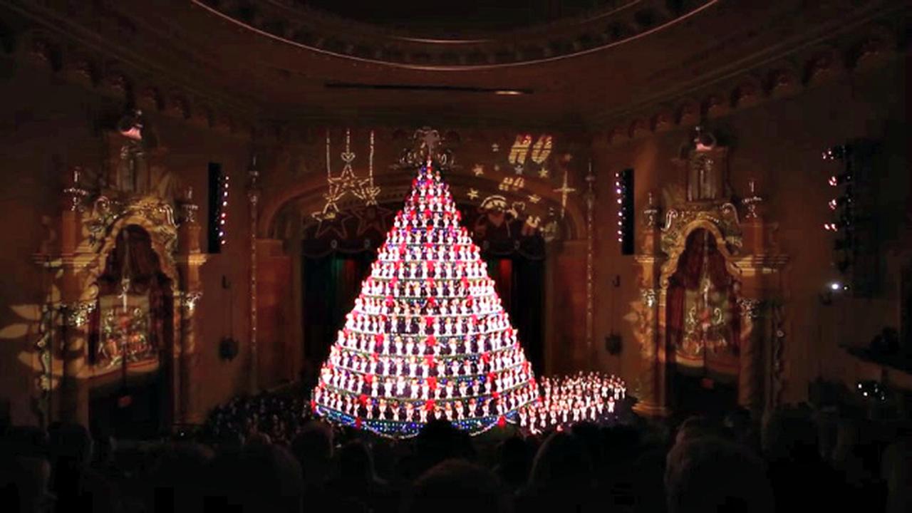Mona Shores Singing Christmas Tree (0) 