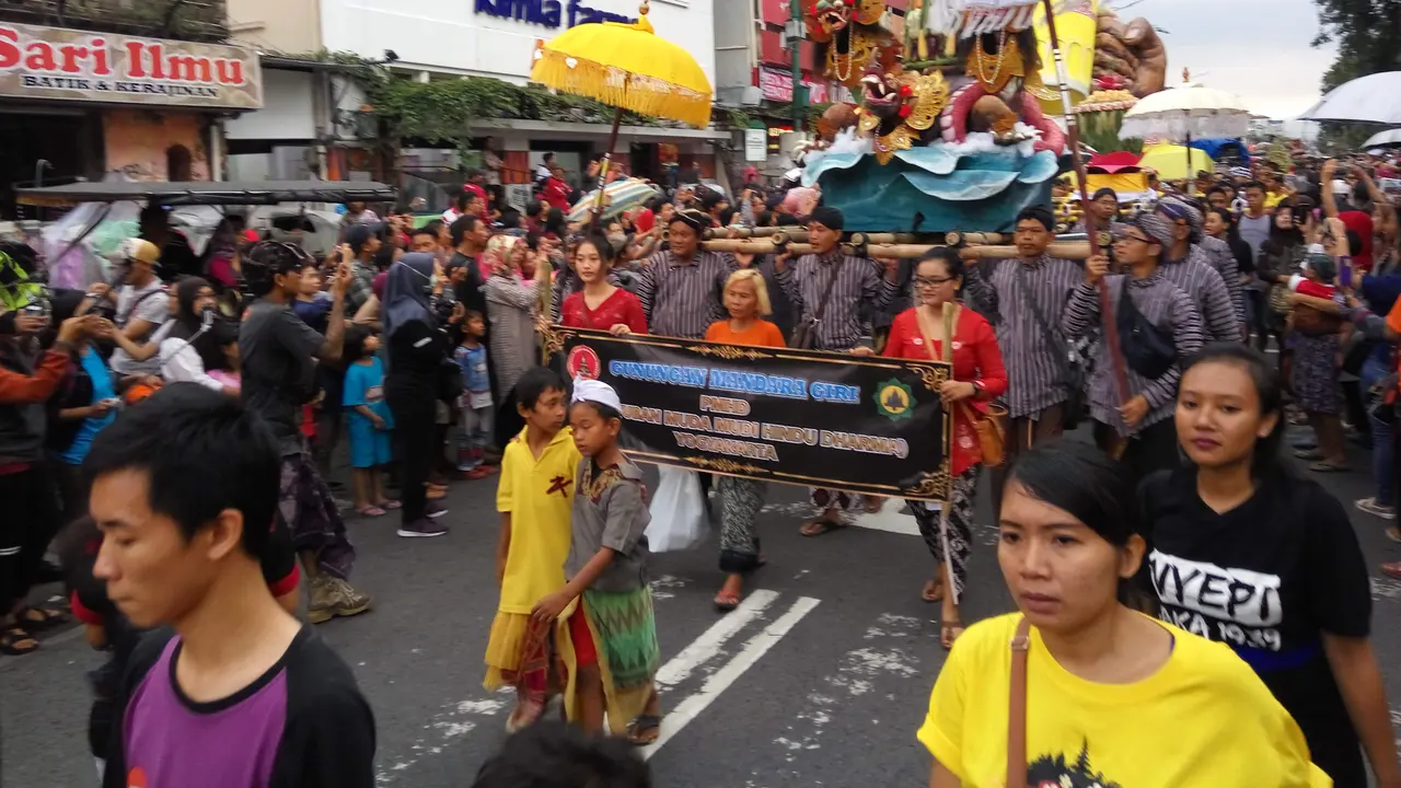 Kereta Tuhan Tutup Pawai Ogoh-Ogoh di Yogyakarta