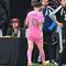 Penyerang Argentina Inter Miami bernomor punggung 10, Lionel Messi, meninggalkan lapangan selama pertandingan musim reguler Major League Soccer (MLS) antara Inter Miami CF dan Philadelphia Union di Stadion Nu di Miami, Florida, pada 25 Mei 2026. Lionel Messi keluar dari pertandingan Major League Soccer Inter Miami melawan Philadelphia Union karena cedera kaki pada 25 Mei, hanya beberapa minggu sebelum dimulainya Piala Dunia. Superstar Argentina, Messi, diganti pada menit ke-73 setelah memegang bagian belakang kaki kirinya dan meminta untuk keluar lapangan. (CHANDAN KHANNA/AFP)