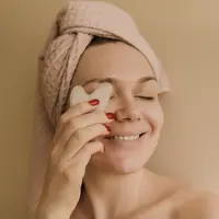 Ilustrasi pijat wajah/credit: pexels.com/arina