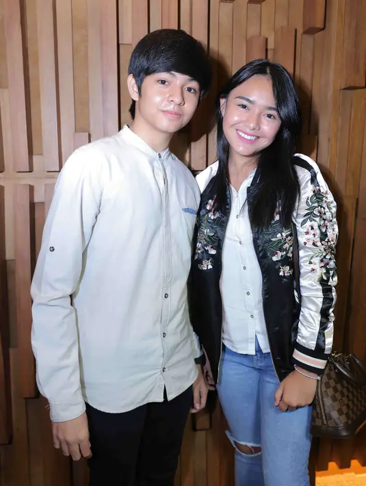 "Iya ini pertama kalinya dan jujur kita memang bukan penyanyi. Nanti kita nyanyi jadi kaya drama musikal," ucap Amanda Manopo saat ditemui di SCTV Tower, Senayan City, Jakarta, Kamis (11/8/2016). (Andy Masela/Bintang.com)