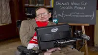 Stephen Hawking saat presentasi peluang Inggris gunakan rumus-rumus (TIM ANDERSON / PADDY POWER / AFP)