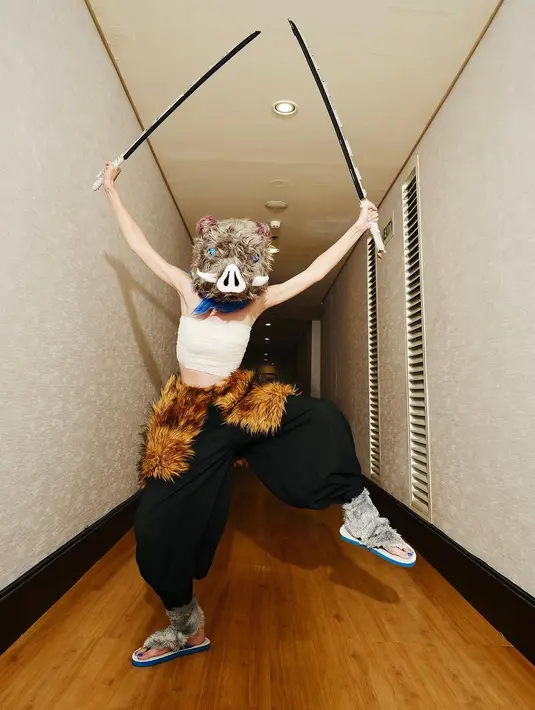 Tidak kalah dengan Nia Ramadhani dan Bunga Citra Lestari, penampilan Yuki Kato juga mencuri perhatian warganet dengan dandanan anime yang ditiru. [Instagram/yukikt]