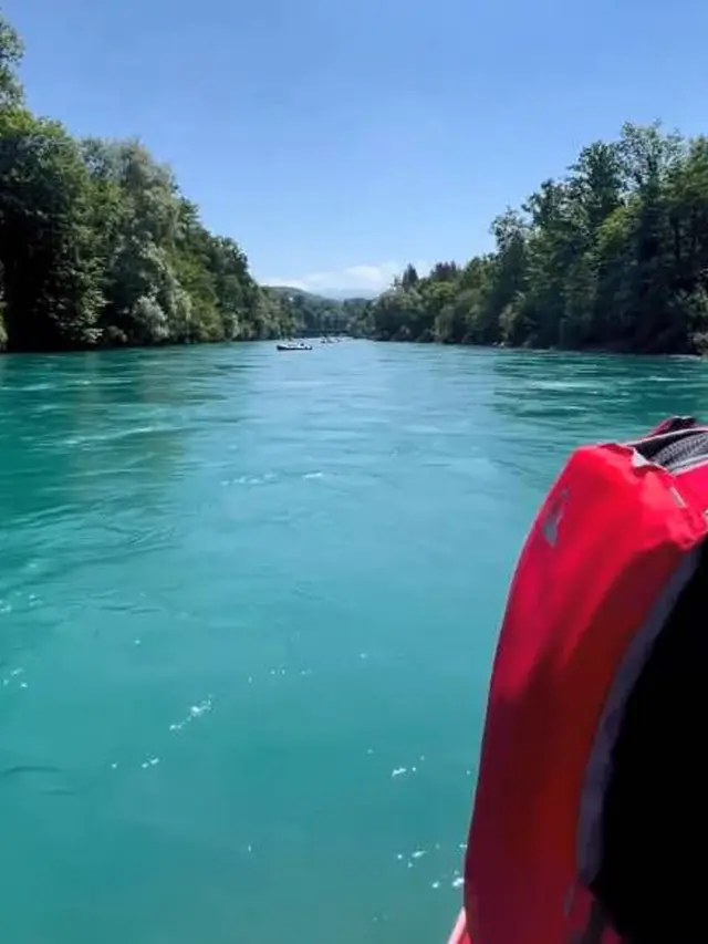 7 Potret Liburan Ringga Agus Rahman di Swiss, Seru Susuri Sungai Aare