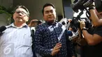 Anak Bupati Klaten nonaktif Sri Hartini, Andy Purnomo usai diperiksa KPK, Jakarta, Rabu (25/1). Andy diperiksa sebagai saksi terkait kasus dugaan suap promosi jabatan di Pemkab Klaten untuk tersangka SHT (Sri Hartini). (Liputan6.com/Helmi Afandi)