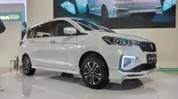Suzuki Ertiga terbaru mengusung teknologi mild hybrid untuk menghemat konsumsi BBM. (Otosia.com/Nazar Ray)