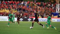 Duel PSM vs Bhayangkara FC di Stadion Andi Mattalatta Mattoangin, Makassar, Senin malam (20/5/2019). (Bola.com/Abdi Satria)