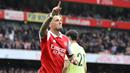 Selebrasi bek Arsenal, Ben White setelah mencetak gol ke gawang Leeds United pada laga Liga Inggris 2022/2023 di Emirates Stadium, London (1/4/2023). Ben White. Ben White didatangkan Arsenal dari Brighton and Hove Albion pada awal musim 2021/2022 dengan nilai transfer 58,5 juta euro atau kini setara Rp985 miliar. Memasuki musim ketiga, hingga kini ia telah bermain dalam 83 laga bareng The Gunners dengan torehan 2 gol dan 5 assist. (AFP/Glyn Kirk)