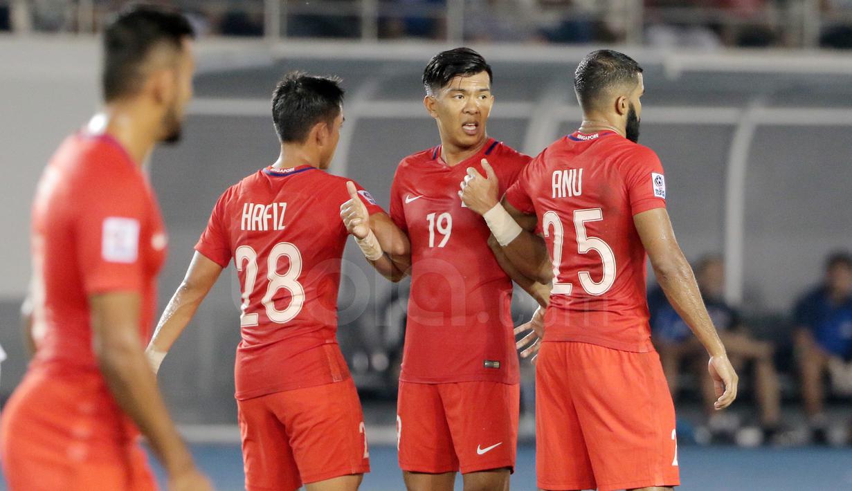 Timnas Singapura menghuni peringkat ke-23 atau satu peringkat diatas timnas Indonesia pada daftar rangking yang dikeluarkan AFC. Singapura meraih 17.084 poin. (Bola.com/Nicklas Hanoatubun)