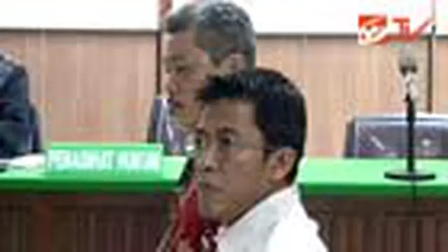 Anggota DPR dari Fraksi PKS Muhammad Misbakhun menjalani sidang kali pertama sebagai terdakwa kasus pemilikan LC fiktif di Bank Century, siang ini.