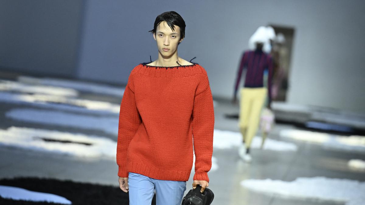 Piama Mewah dan Perubahan Sentimen Koleksi Busana Pria di Milan Fashion Week 2026