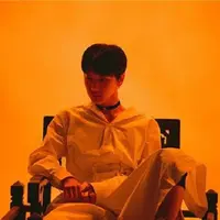 Pada 1 April 2018, NCT Ten pergi untuk mengambil bagian dalam undian wajib militer di Thailand. Seperti yang dilansir dari Soompi, ia tak lulus pemeriksaan kesehatan lantaran cedera lutut di masa lalu. (Foto: soompi.com)