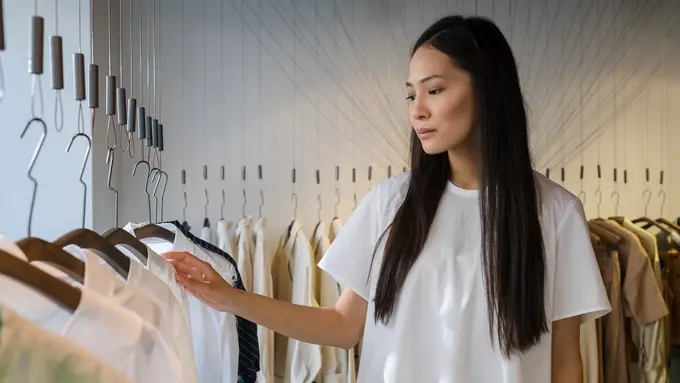 Tips Menerapkan Gaya Hidup Slow Fashion di Kehidupan Sehari-hari, Lebih Hemat dan Ramah Lingkungan