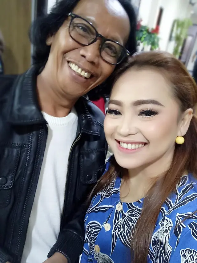 9 Potret Kenangan Lawas Cantiknya Mendiang Mpok Alpa Ketika Awal-awal Viral Tahun 2018 Lalu, Bikin Nostalgia