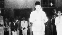 Bung Karno Lagi Terserang Malaria Saat Baca Teks Proklamasi