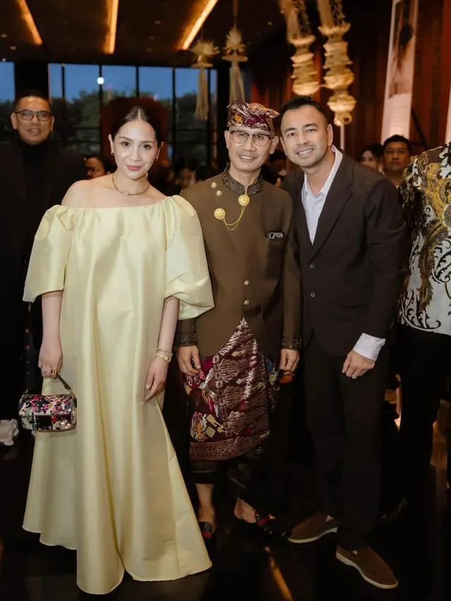 Nagita Slavina Hadir Dipernikahan Mewah Anak Pemilik Krisna Bali. [@raffinagita1717]