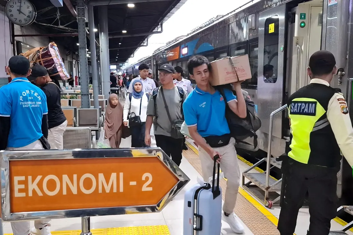 PT Kereta Api Indonesia (Persero) melaporkan perjalanan KA di lintas utara berangsur normal. (Foto: KAI)