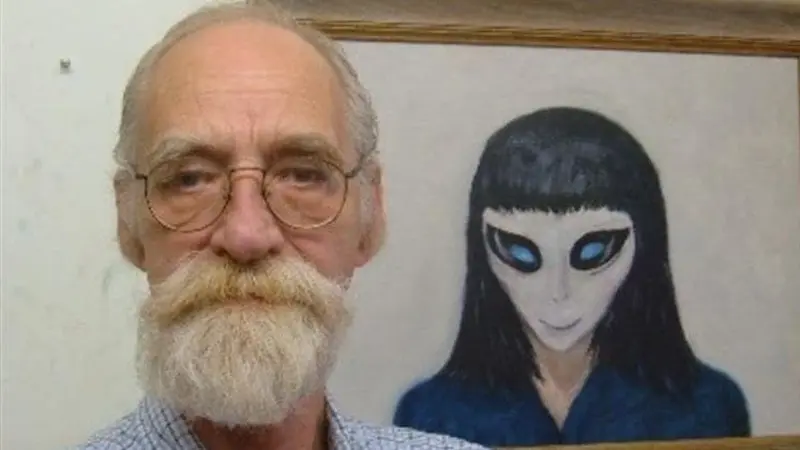 Kakek 74 Tahun Ini Mengaku Pernah Tidur Bersama Alien