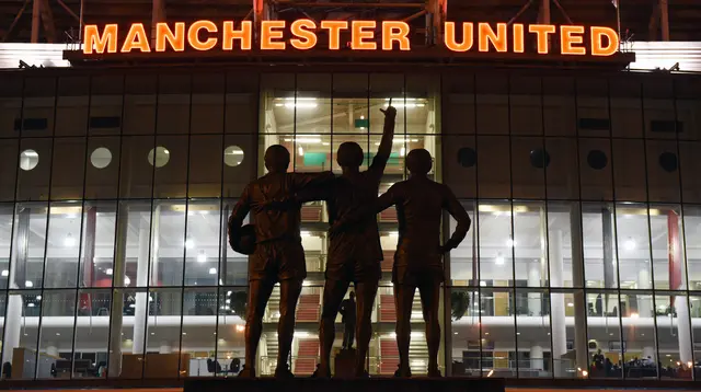 Suasana di luar kandang Manchester United (MU), Old Trafford. (AFP/Oli Scarff)