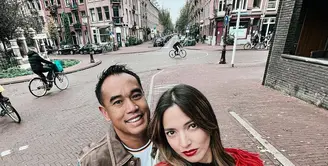 Nia Ramadhani dan Ardi Bakrie (Instagram/ramadhaniabakrie)