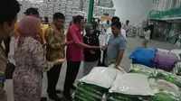 Pengawasan Ketahanan Pangan Komite II DPD RI tinjau gudang Pengolahan beras premium PD. Pangan Jaya