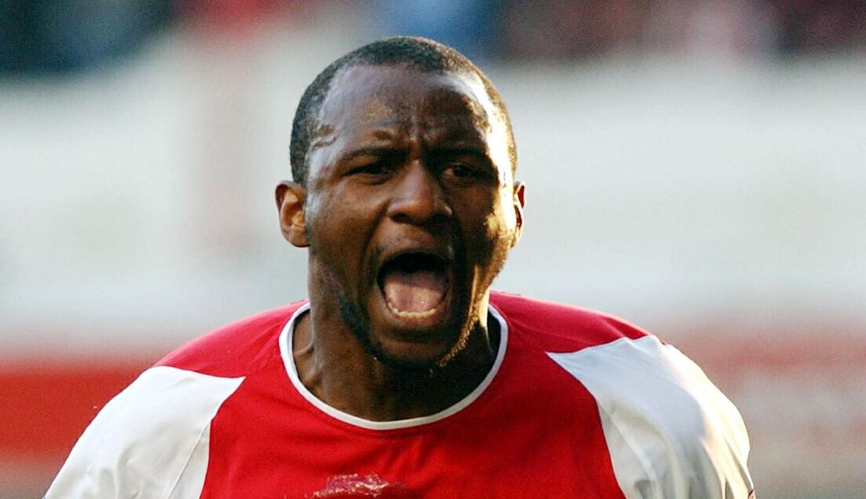 Direktur Olahraga Real Madrid, Emilio Butragueno, menyebut Patrick Vieira sebagai pemain yang cocok untuk menambal lini tengah Real Madrid yang kurang maksimal setelah ditinggal Makalele. Dan pada 2004, kepindahannya hampir terjadi. Namun, sang pemain lebih memilih untuk bertahan satu musim lagi di Arsenal sebelum akhirnya bergabung dengan Juventus.