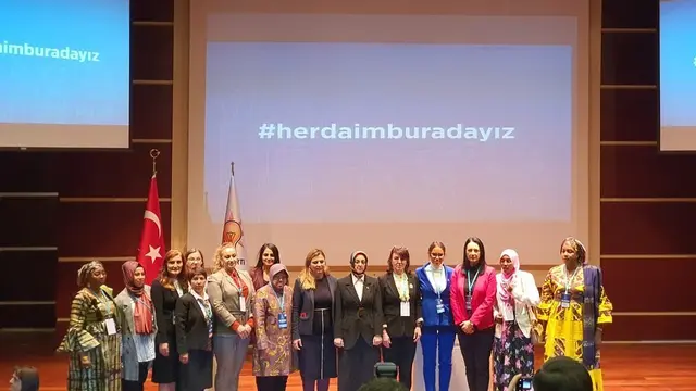 Wali Kota Risma saat Menjadi Keynote Speaker di Turki