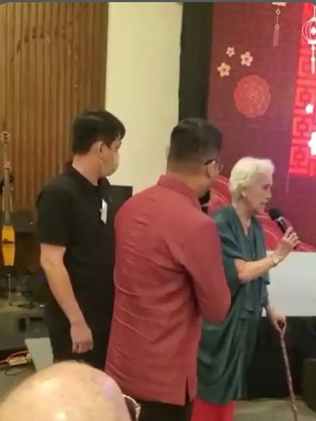 Henny Purwonegoro masih eksis menyanyi di usia 75 tahun (ist)