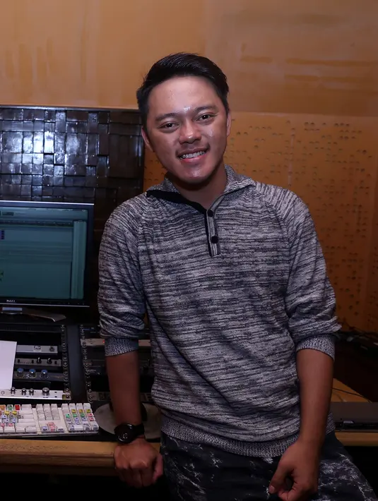 Dengan keadaan yang mencekam pasca ledakan bom di Sarinah, Danang tetap melanjutkan kegiatan rekamannya hari itu. Ia memang nyaris membatalkan kegiatan take vokal single terbarunya berjudul ‘Bidadari Jiwa’. (Andy Masela/Bintang.com)