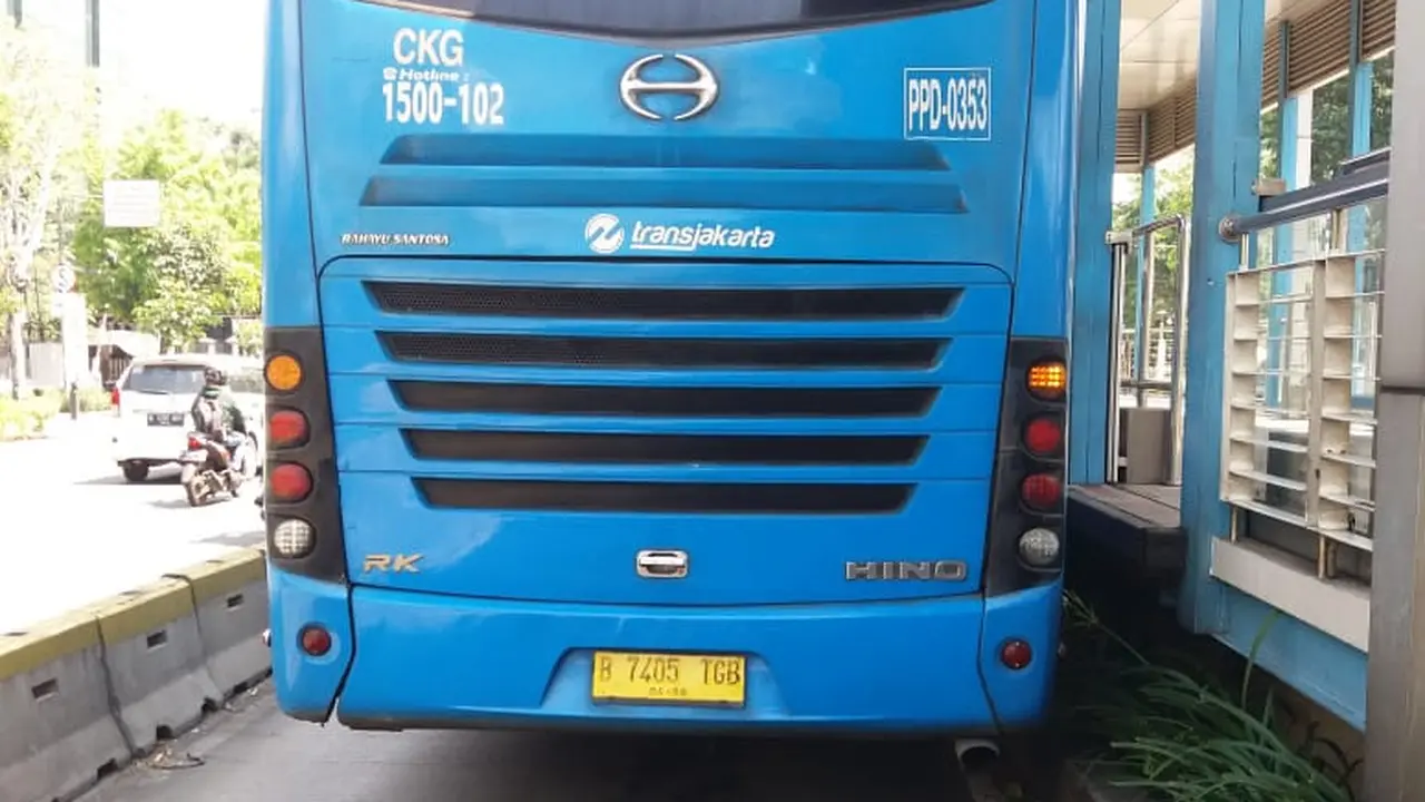 Bus Transjakarta tabrak pejalan kaki di Senen, Jakpus