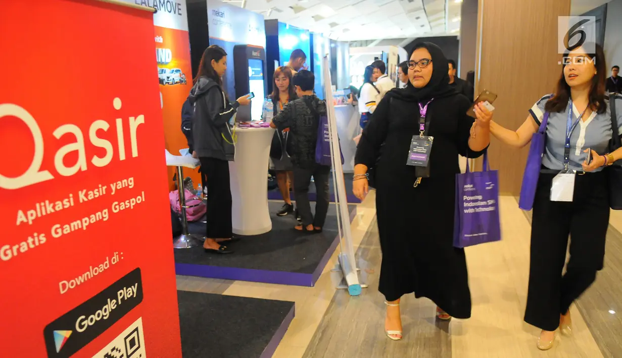 Suasana pameran pada ivent Mekari, Jakarta, Kamis (25/4). Bank Mandiri berharap dapat memperkuat kapasitas UKM dalam mengembangkan bisnis melalui pemanfaatan teknologi digital, khususnya digital banking yang bisa memberikan kemudahan transaksi dan efisiensi usaha. (Liputan6.com/Angga Yuniar)