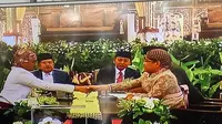 Wakil Presiden RI Jusuf Kalla dan Wakil Presiden ke-11 Boediono, menjadi saksi akad nikah putri Menteri Sekretaris Negara (Menesesneg) Pratikno di Yogyakarta