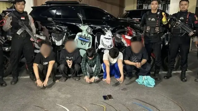 Tawuran Pemuda di Jaktim Digagalkan Patroli Polisi, 9 Celurit Disita