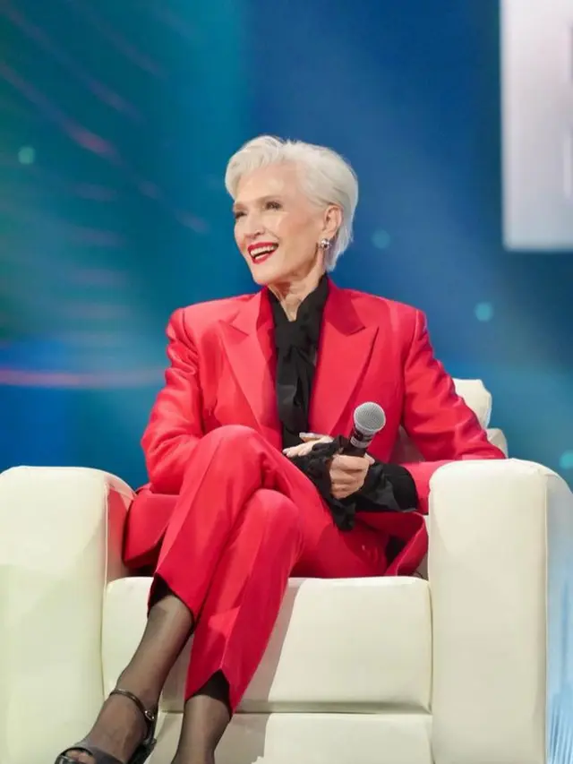 Maye Musk Ibunda Elon Musk Jadi Ikon Fashion di Usia Senja. [@mayemusk]