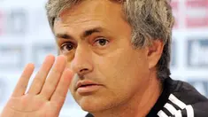 Pelatih Real Madrid Jose Mourinho memberi keterangan pers usai latihan di Madrid, 29 April 2011. AFP PHOTO/DANI POZO