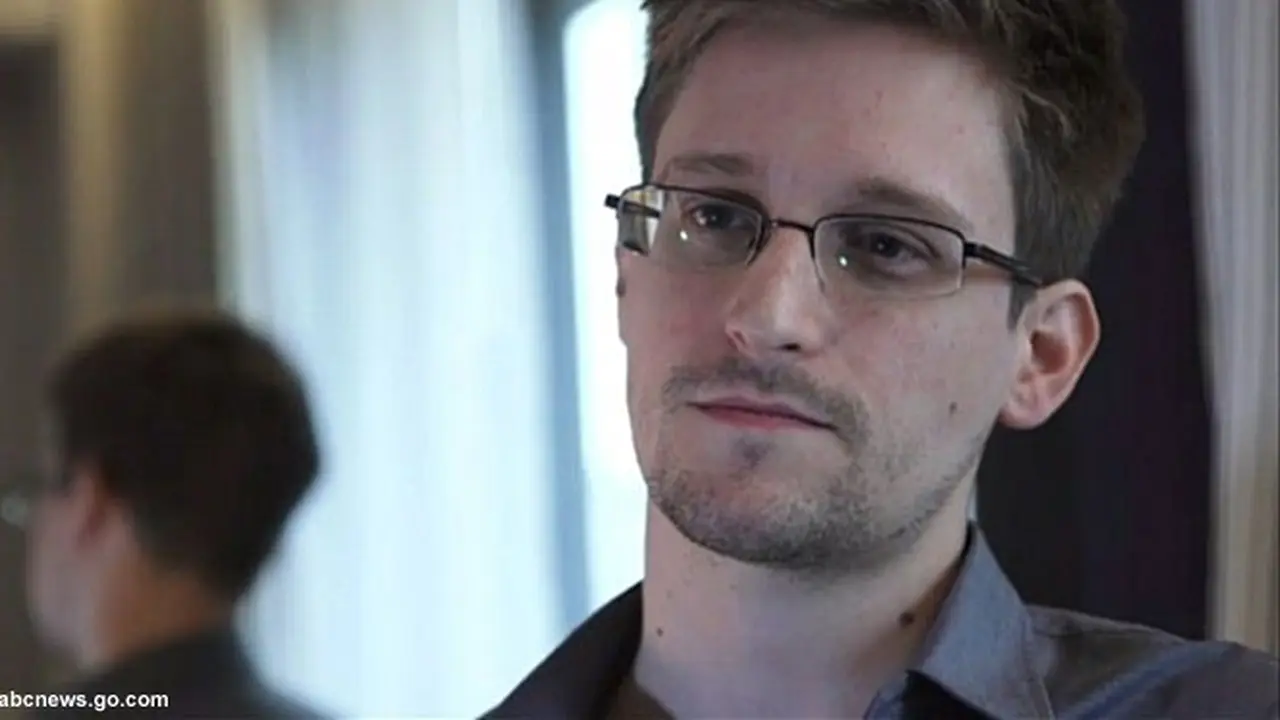 edward-snowden-130724c.jpg