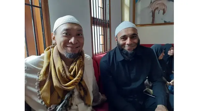 Melalui akun Instgramnya, kini Chef Haryo disibukkan dengan kegiatan sosial. Seperti gerakan sedekah seribu.