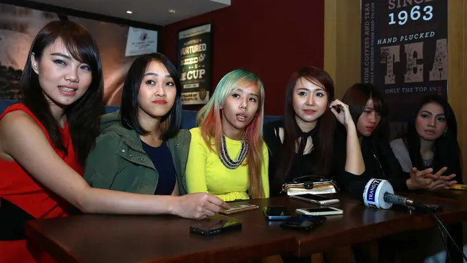 6 Personel Cherrybelle 