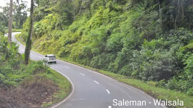 Kementerian PUPR secara bertahap terus membangun jalan Trans Maluku sepanjang 914 Km di Pulau Seram, Provinsi Maluku. (Dok Kementerian PUPR)