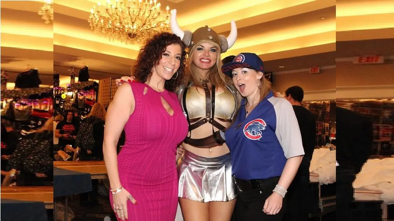 Vicky Vette