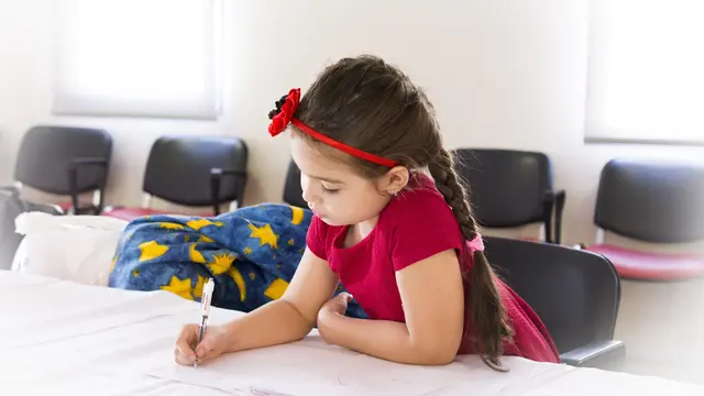 Ilustrasi menulis