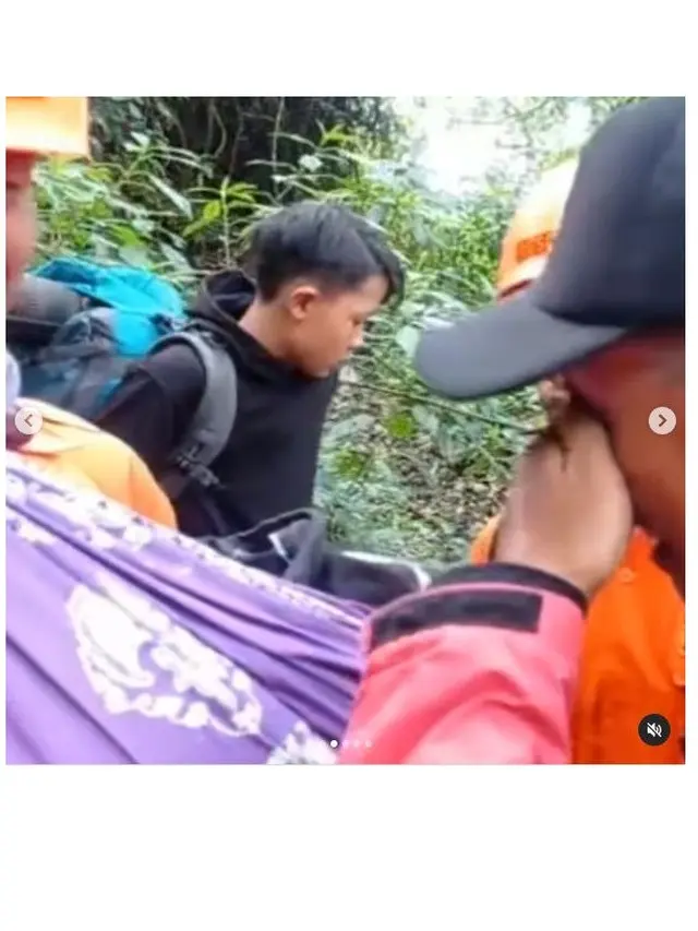 Viral, Ini 6 Momen Wanita Lahiran di Pos 3 Pendakian Gunung Slamet