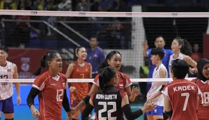 Timnas Voli Putri Indonesia U21 berhadapan dengan Vietnam U21 di laga pertama babak penyisihan Pool A FIVB Putri U21 2025, Kamis (07/08/2025). (Mitchell Soeharsono)