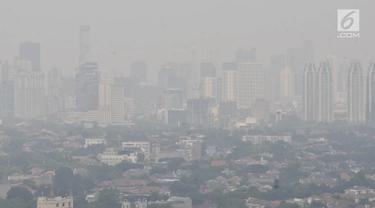 Jakarta Diselimuti Kabut
